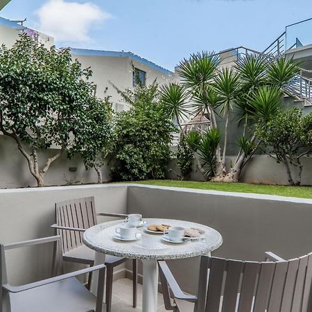 Manos Beachside Apartments Агия-Марина Экстерьер фото