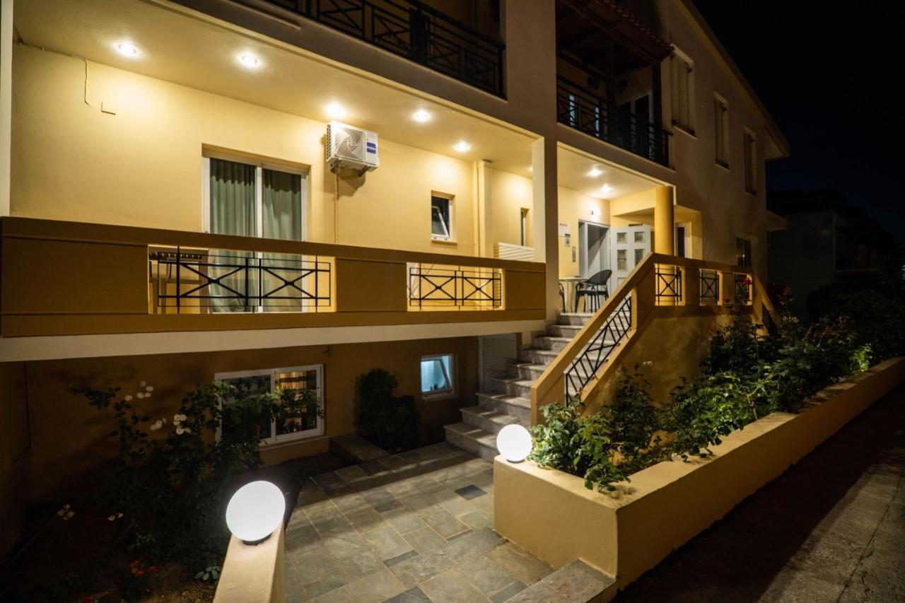 Manos Beachside Apartments Агия-Марина Экстерьер фото