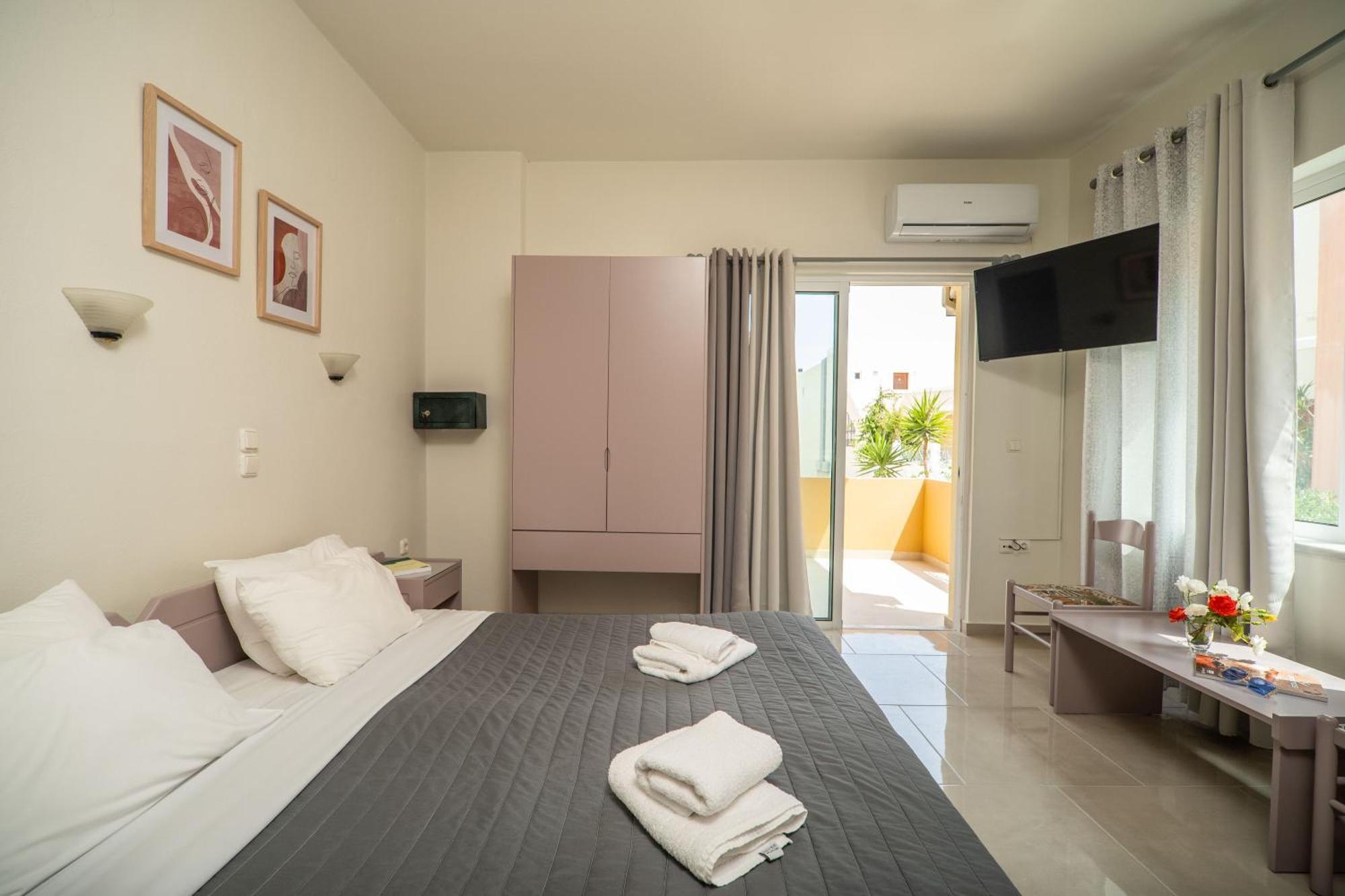 Manos Beachside Apartments Агия-Марина Номер фото